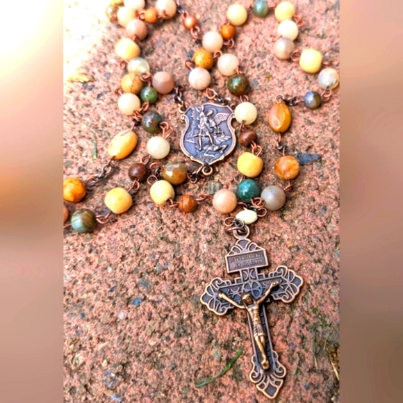Unique Rosary - Picture 3 of 10